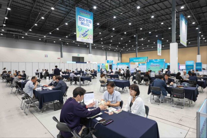 2e8250b6-2afc-4808-9490-97fd83d2f1af