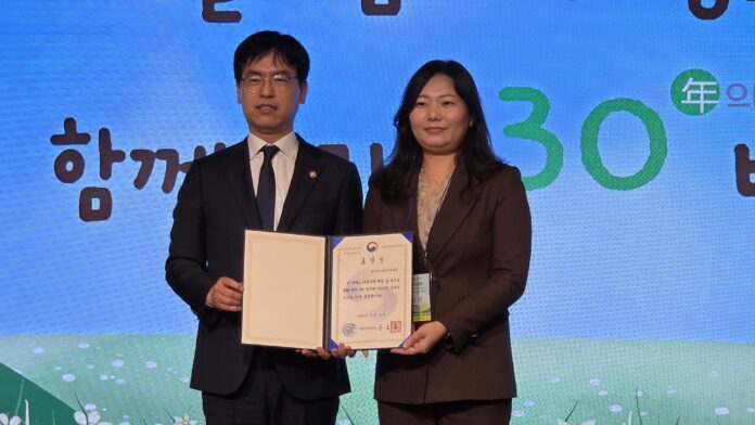 9cb0d26a-b00c-41b9-baed-36f43a44c47e